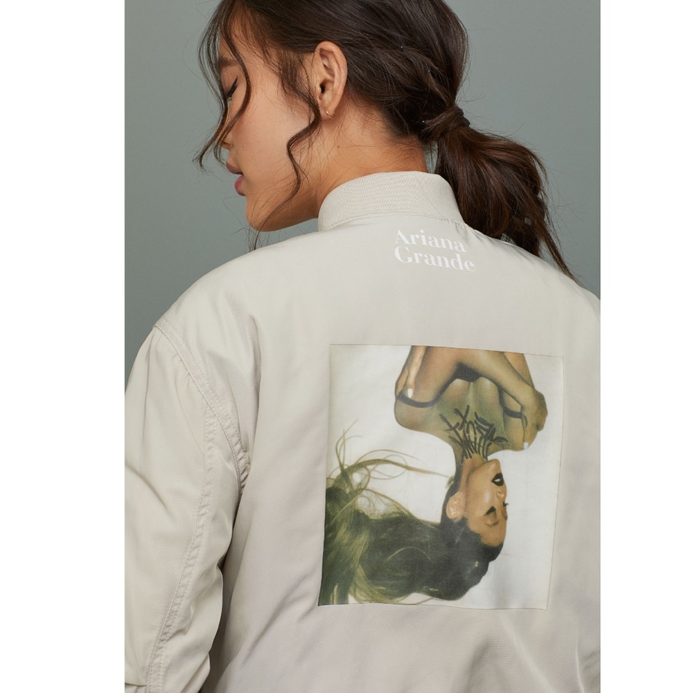 H&M Ariana Grande Beige Printed Bombor Jacket - Picture 2 of 8